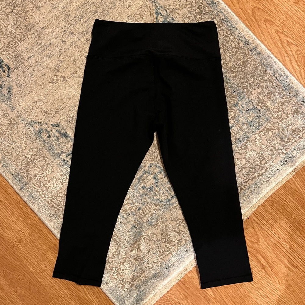 Road Runner Sports - Capri Legging - Black - Like New